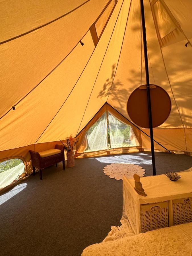 Glamping On Idyllic Lake, Paddle Boards & Rowboat Luxuszelt *