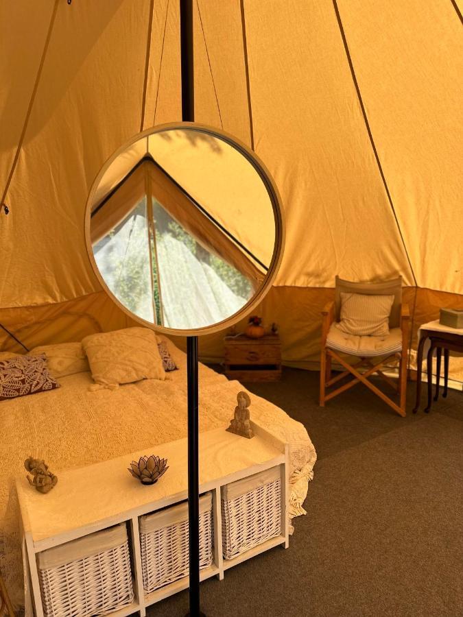 Glamping On Idyllic Lake, Paddle Boards & Rowboat Luxury tent